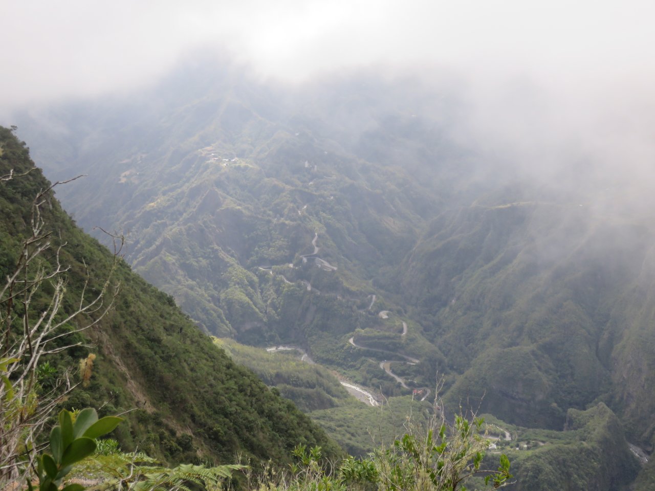                  6. Route de Cilaos              