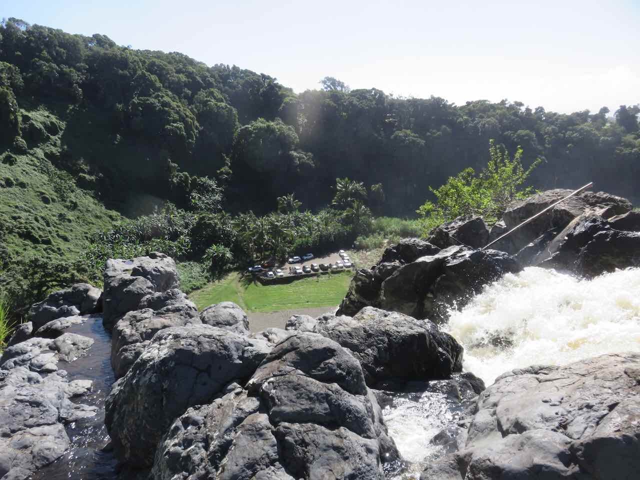 21. Au sommet de la Cascade Niagara, vue sur le parking