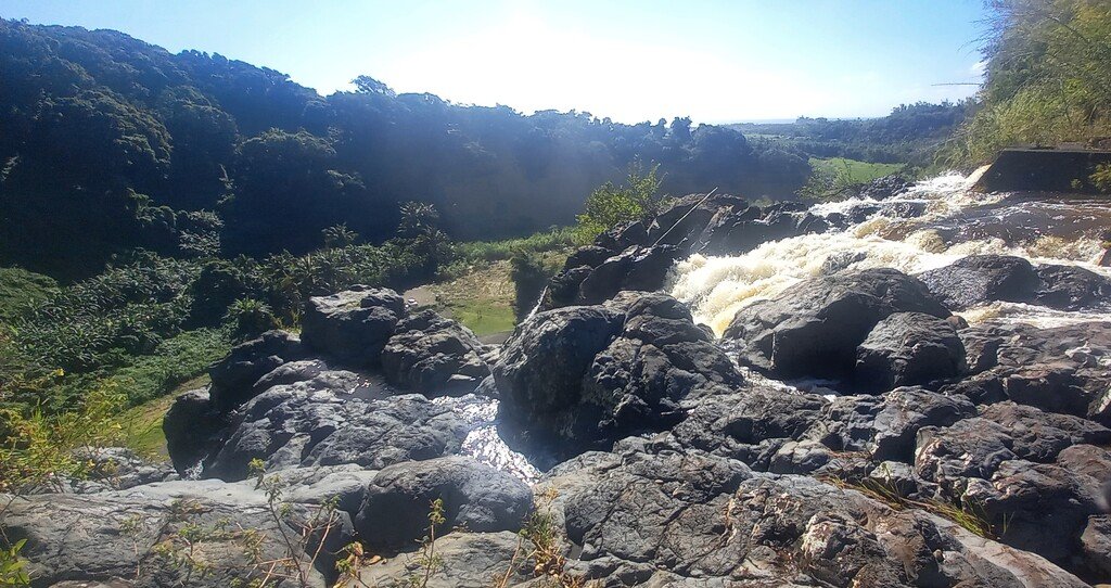 En haut de la cascade